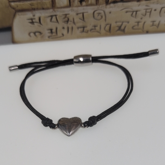 Fossil Silver and Black Crystal Heart Bracelet - Picture 3 of 6